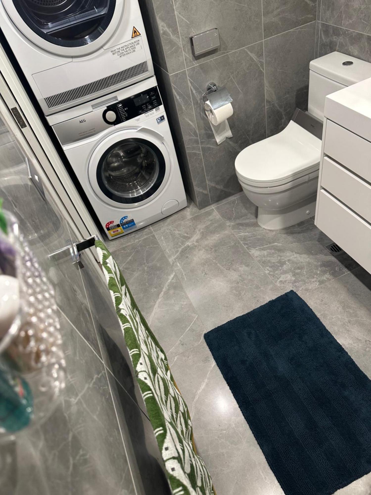 Private 1 Bed Accom With Bathroom In A 3 Bed Apartment - Melb Cbd, Regency Towers - Free Parking, Wifi And Pool Melbourne Esterno foto
